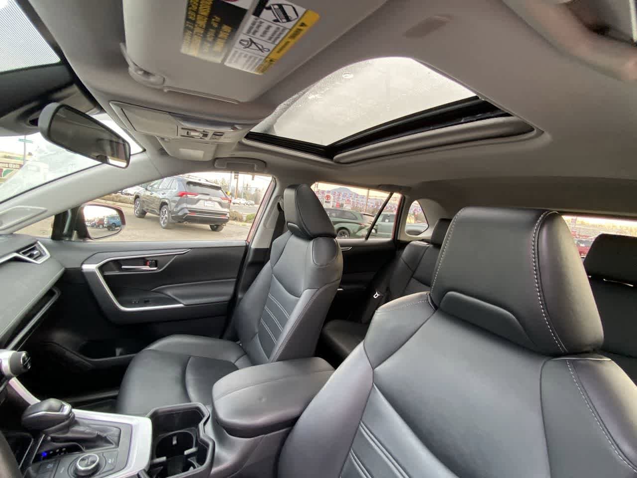 Thumbnail: 2024 Toyota RAV4 - 21