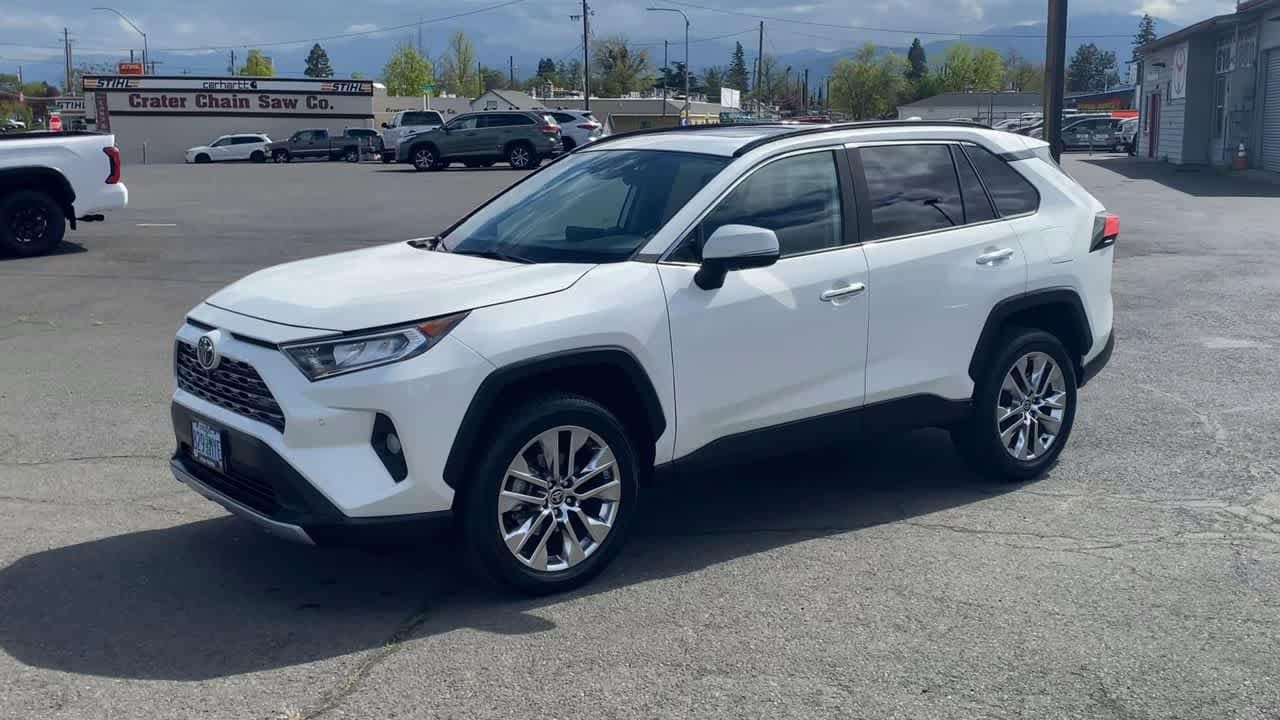 Thumbnail: 2021 Toyota RAV4 - 4