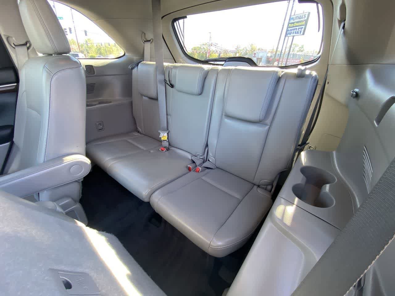 Thumbnail: 2015 Toyota Highlander - 23