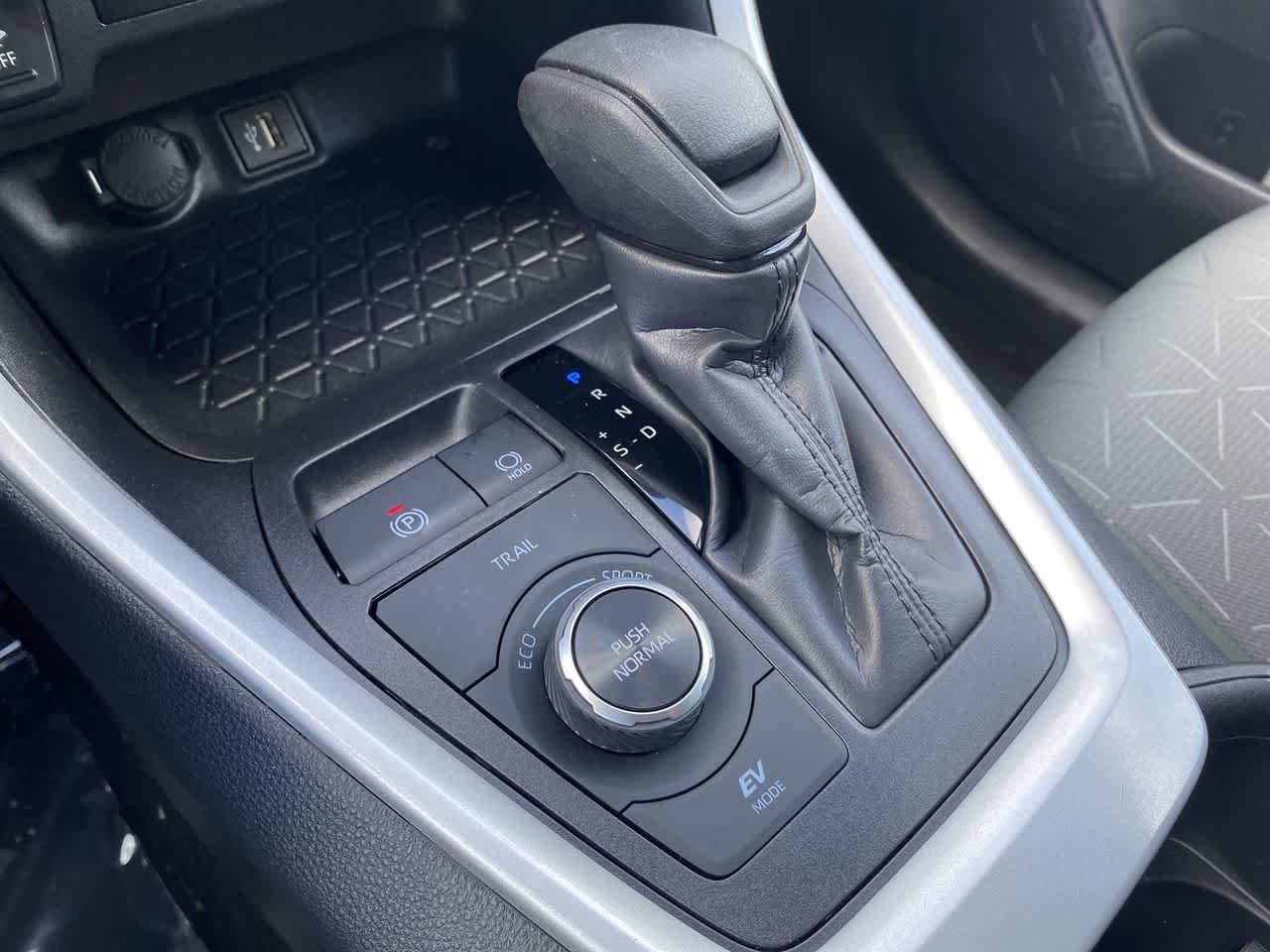 Thumbnail: 2025 Toyota RAV4 - 19