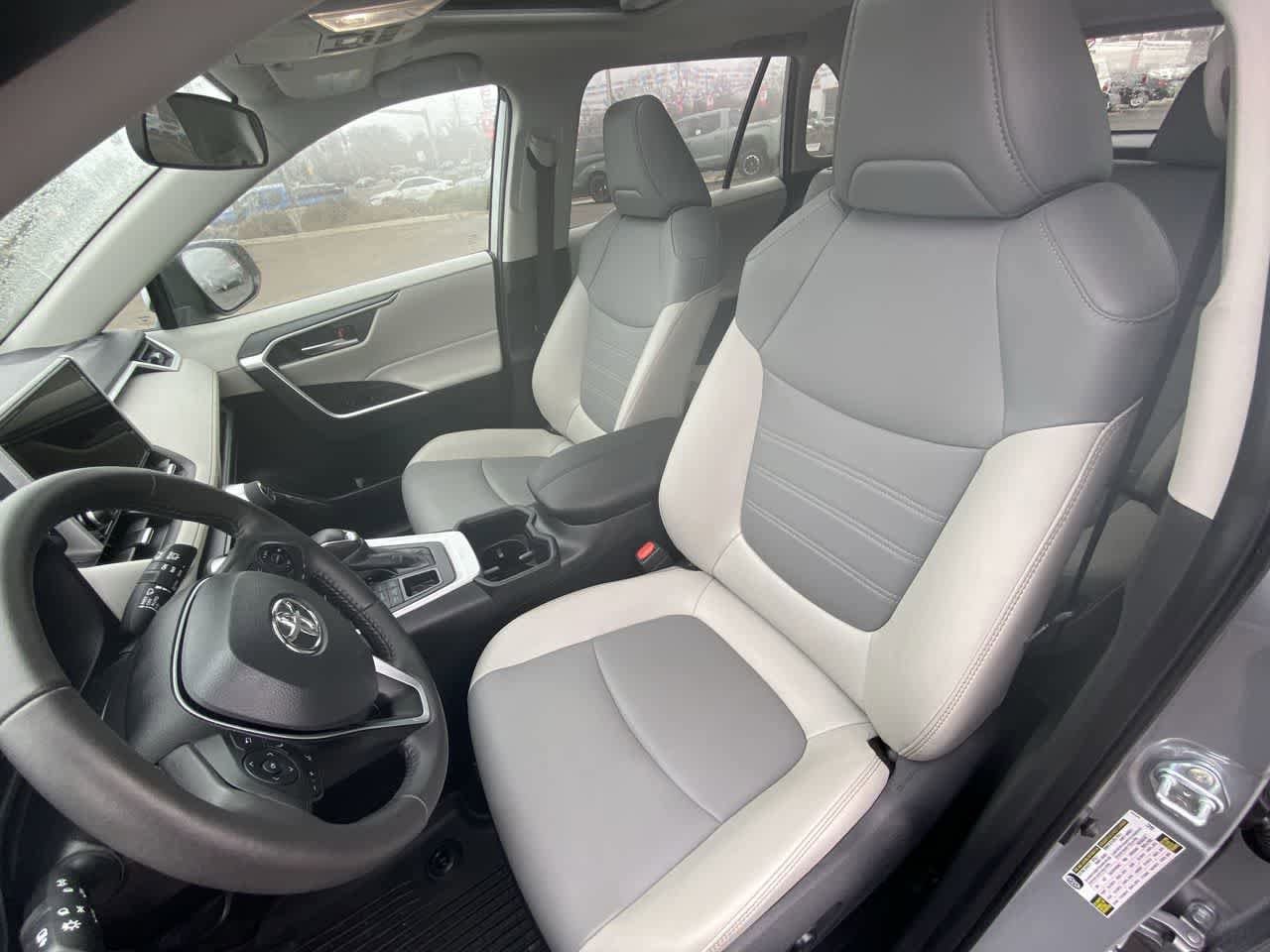 Thumbnail: 2025 Toyota RAV4 - 11