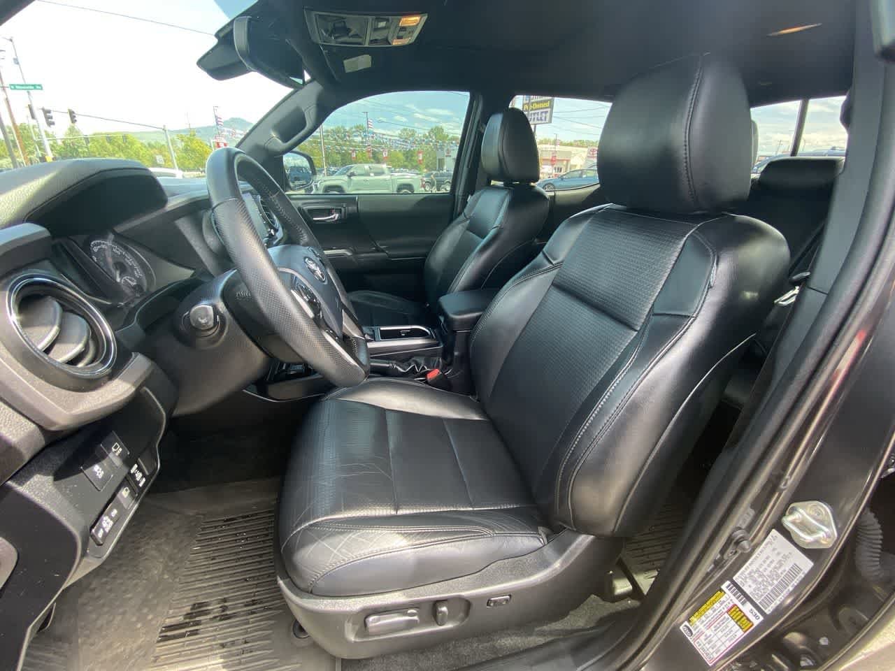 Thumbnail: 2020 Toyota Tacoma - 11