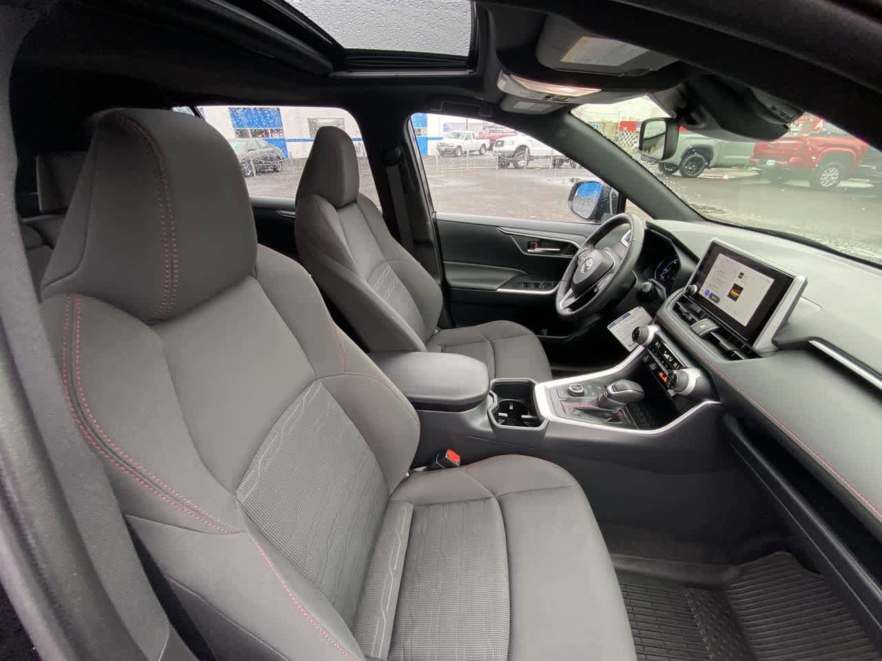 Thumbnail: 2023 Toyota RAV4 - 24