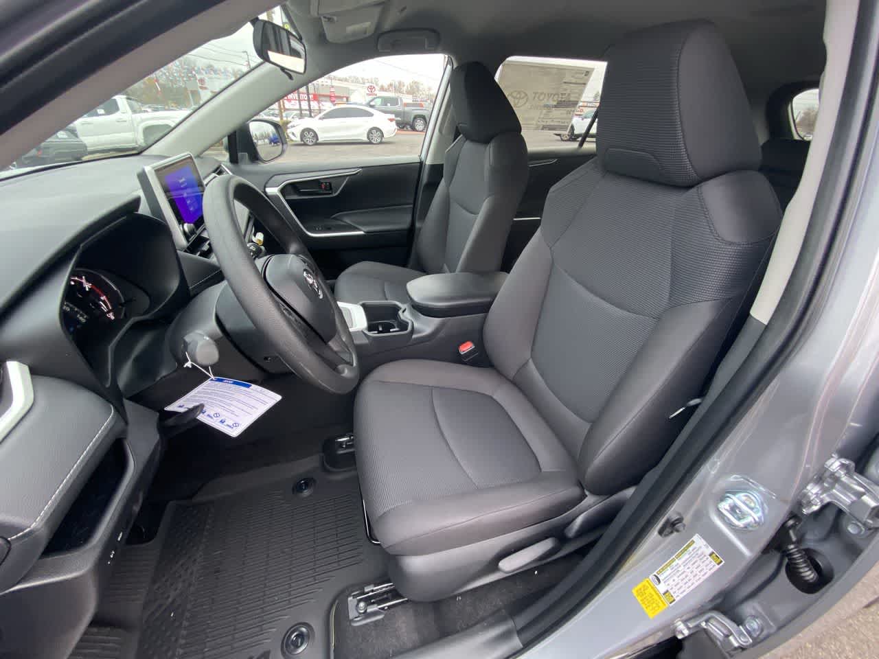 Thumbnail: 2025 Toyota RAV4 - 11