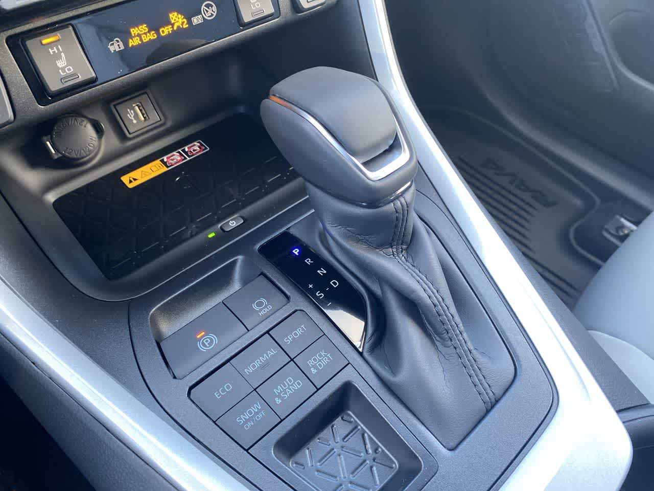 Thumbnail: 2025 Toyota RAV4 - 19