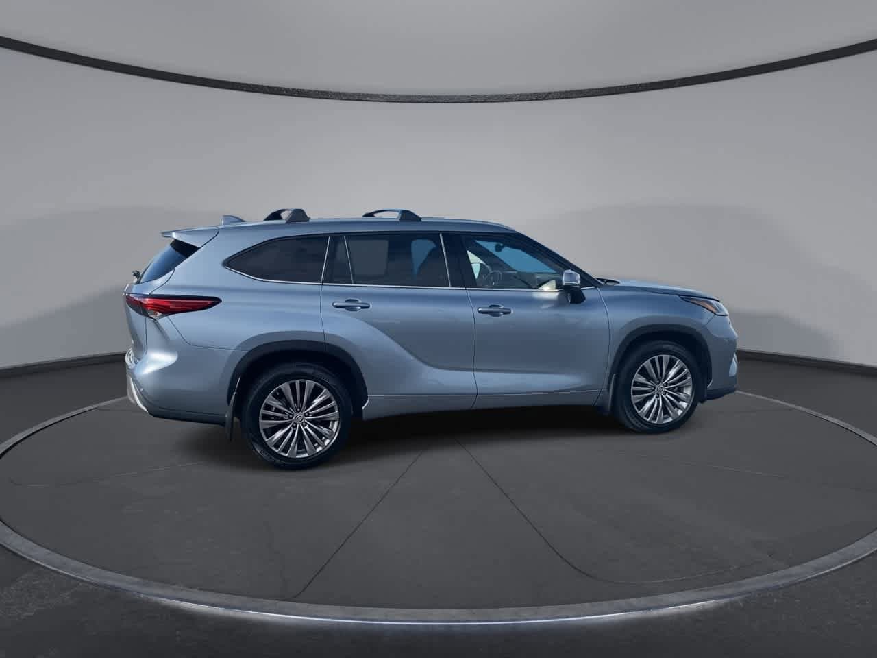 Thumbnail: 2021 Toyota Highlander - 2