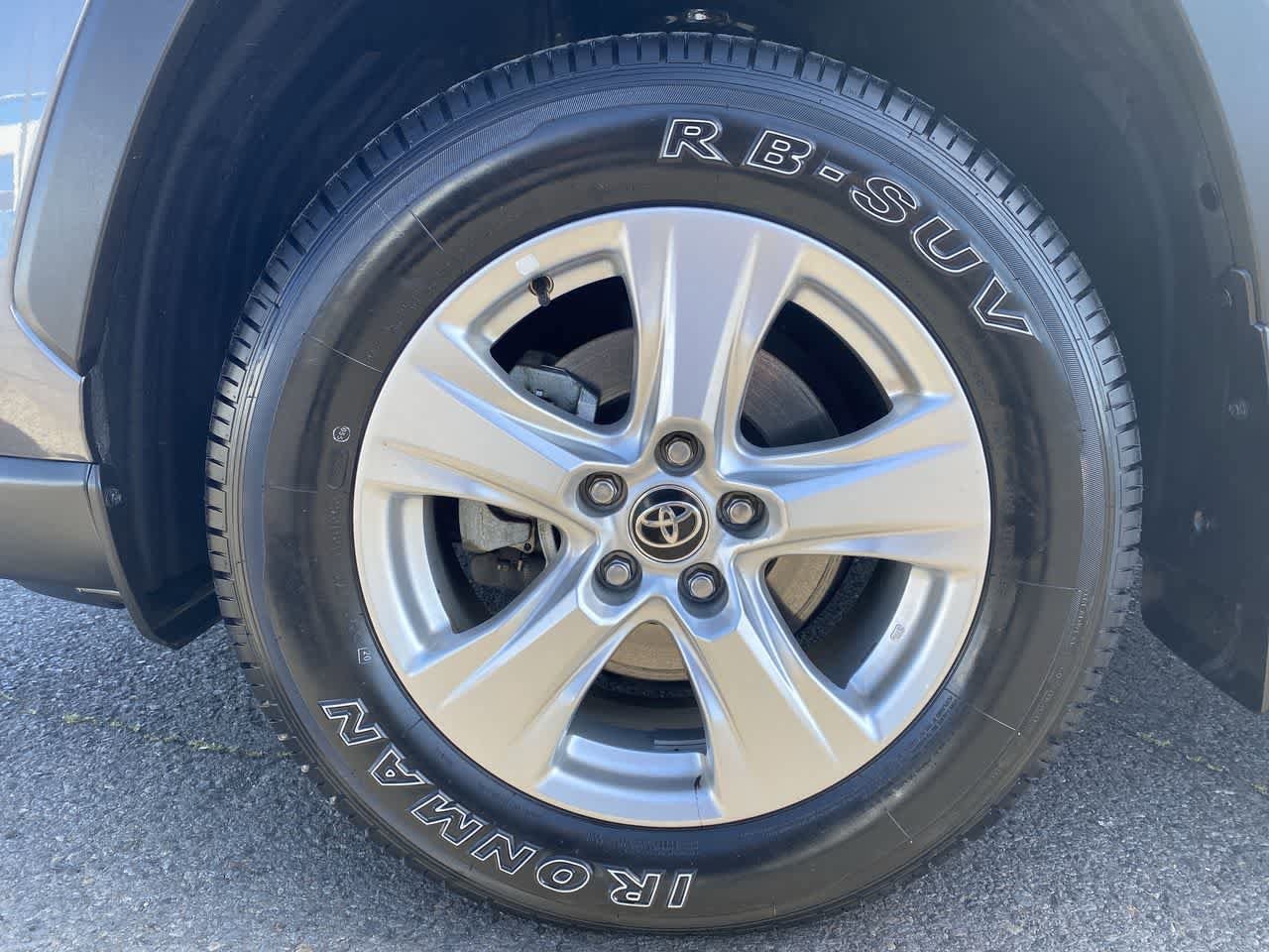 Thumbnail: 2021 Toyota RAV4 - 10