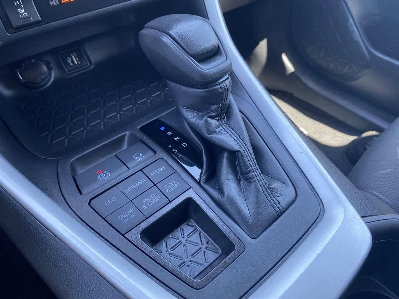 Thumbnail: 2024 Toyota RAV4 - 19