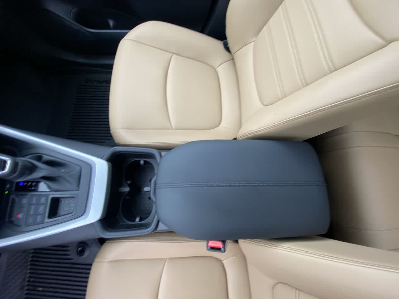 Thumbnail: 2025 Toyota RAV4 - 20