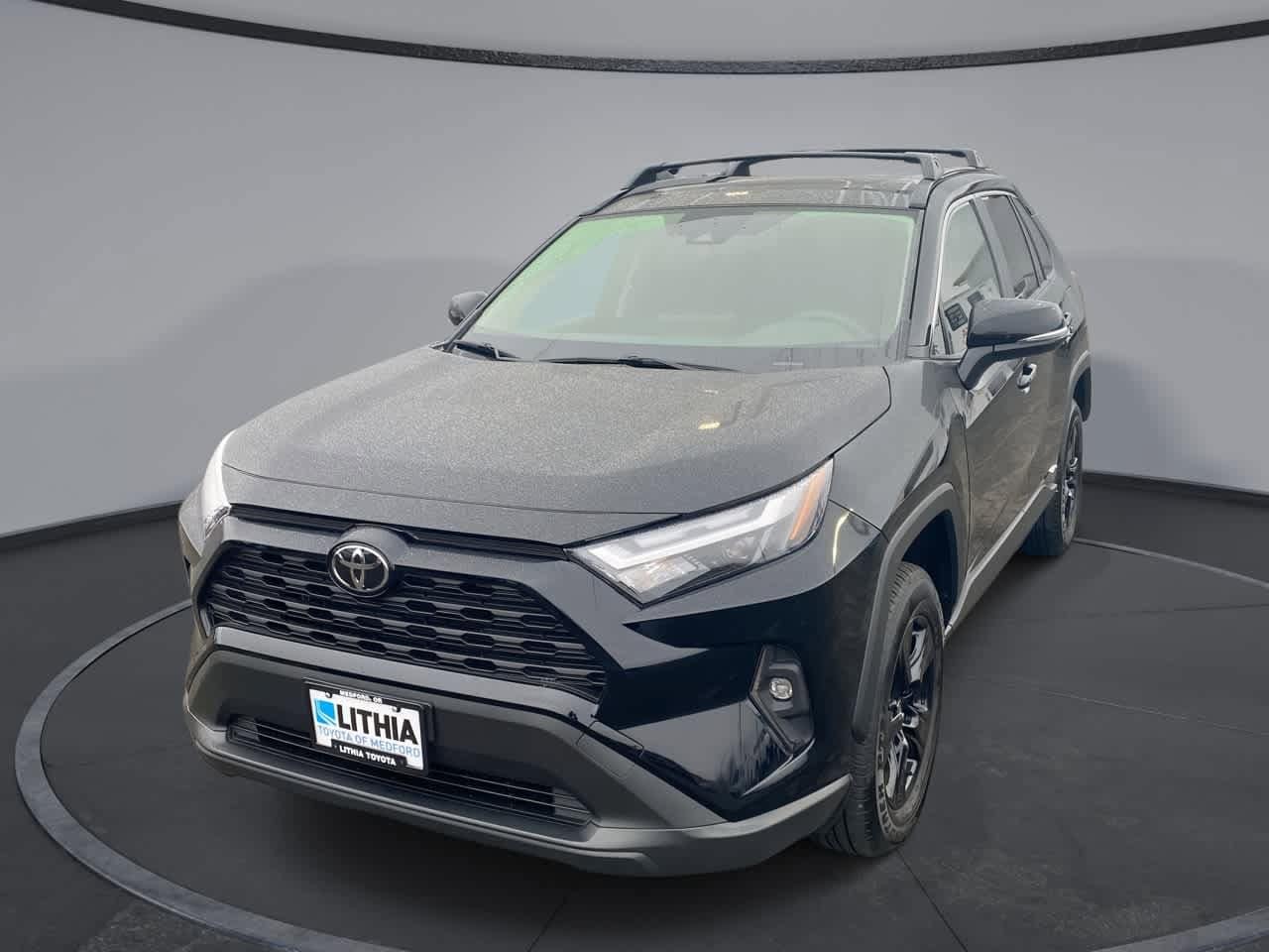 2025 Toyota RAV4 XLE's photo