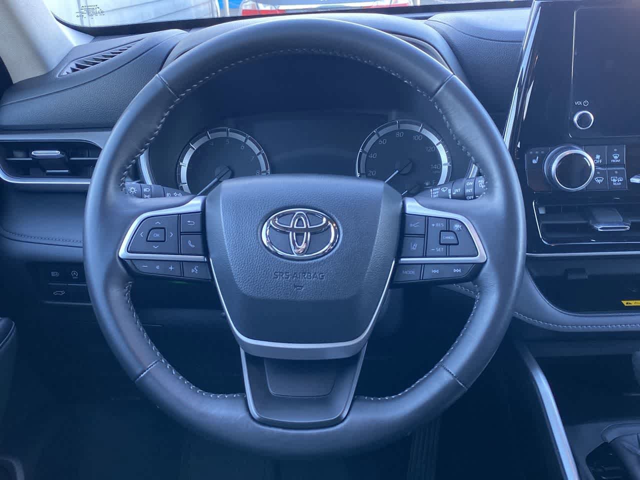 Thumbnail: 2024 Toyota Highlander - 14