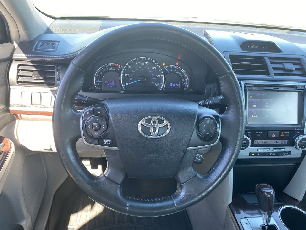 2014 Toyota Camry XLE - Photo 14