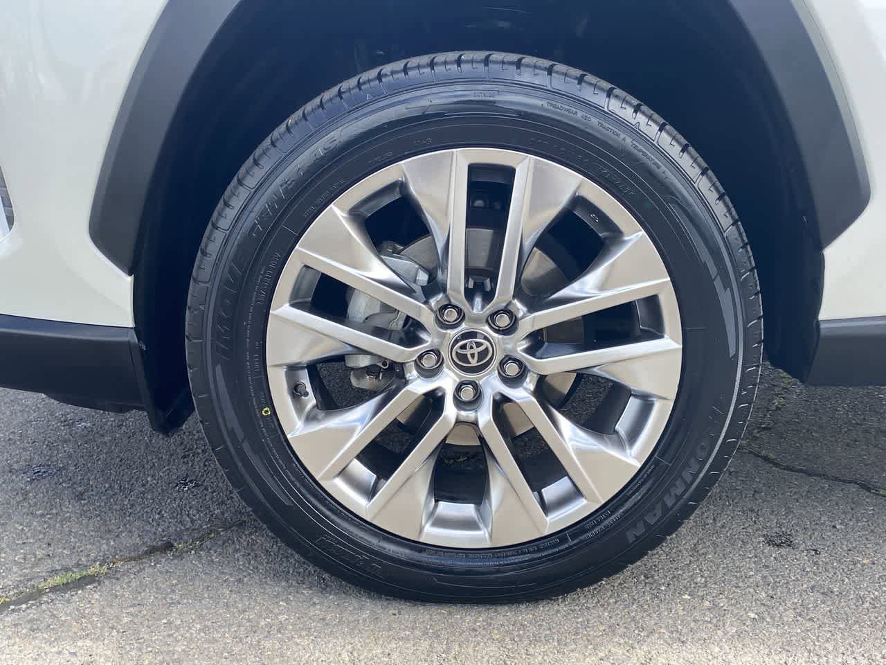 Thumbnail: 2021 Toyota RAV4 - 10