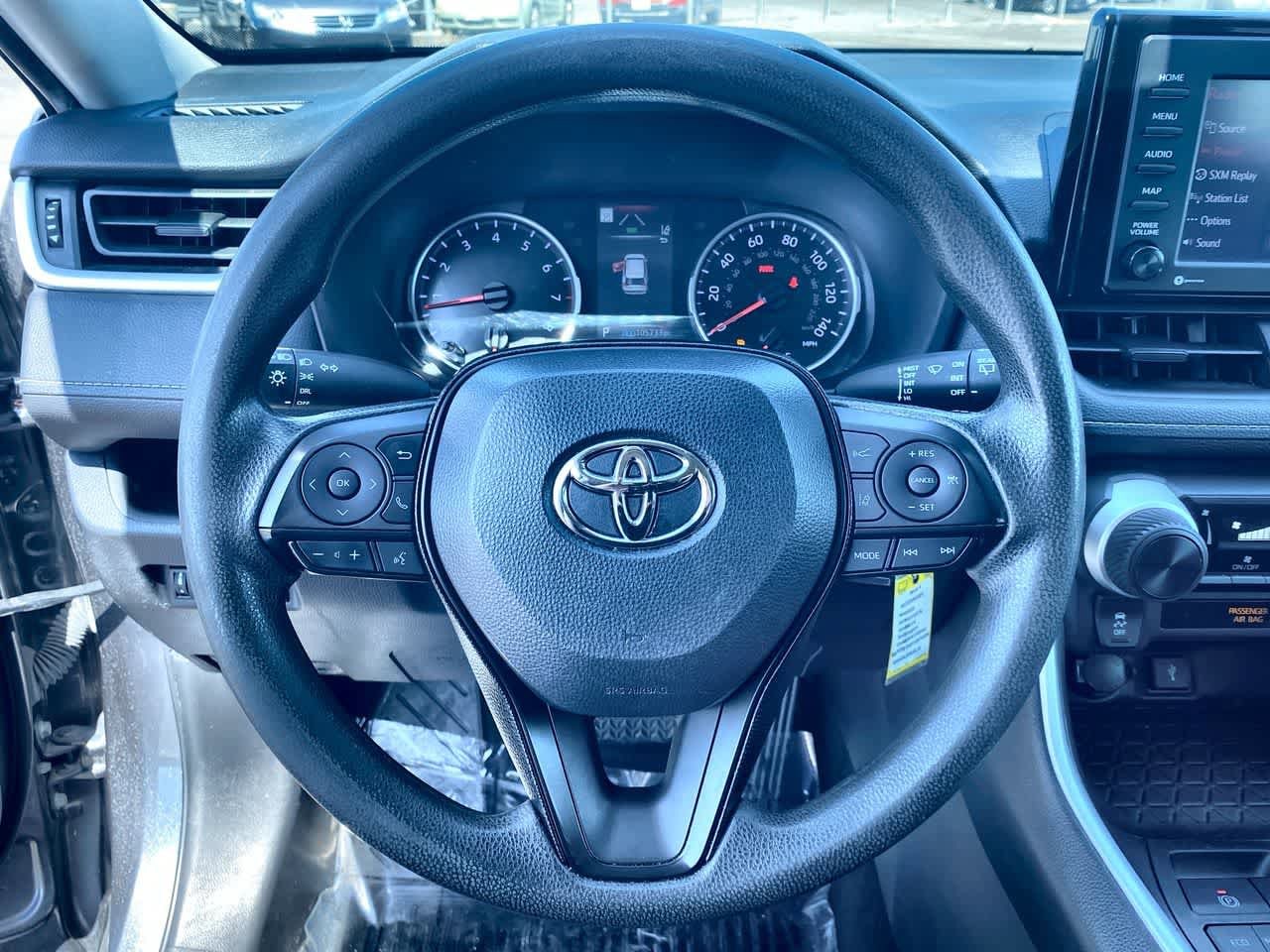 2022 Toyota RAV4 LE 14