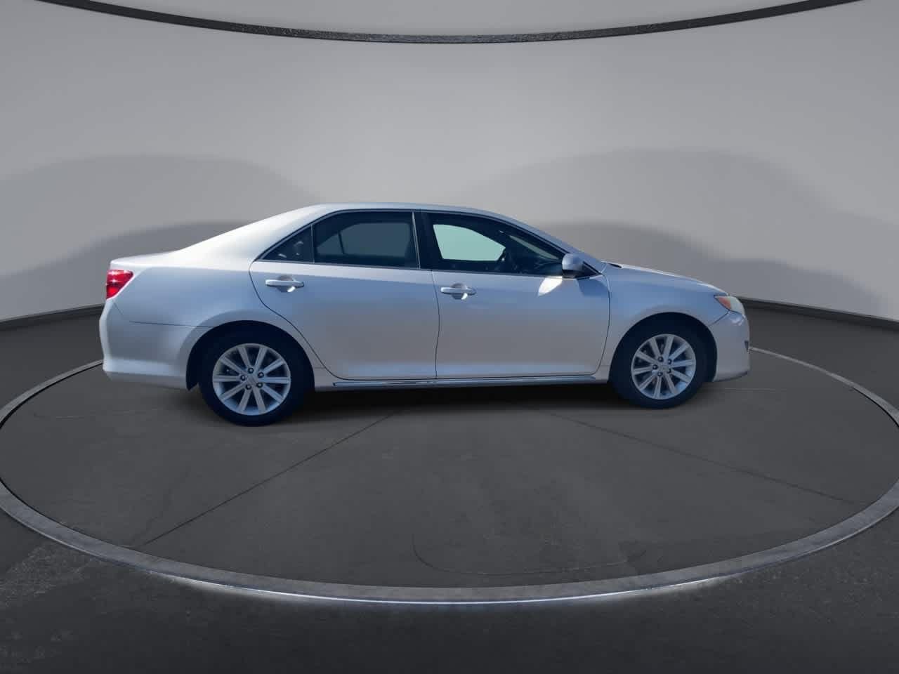 2014 Toyota Camry XLE - Photo 9