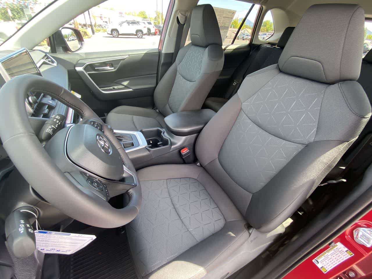 Thumbnail: 2025 Toyota RAV4 - 11