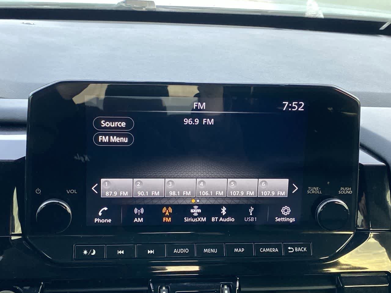 Thumbnail: 2023 Nissan Pathfinder - 16