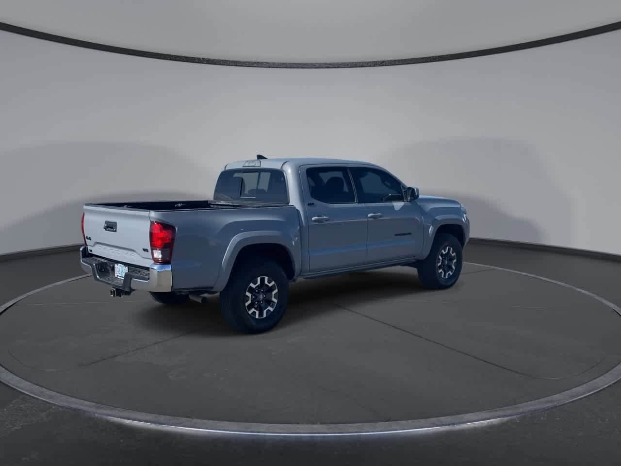 Thumbnail: 2019 Toyota Tacoma - 8