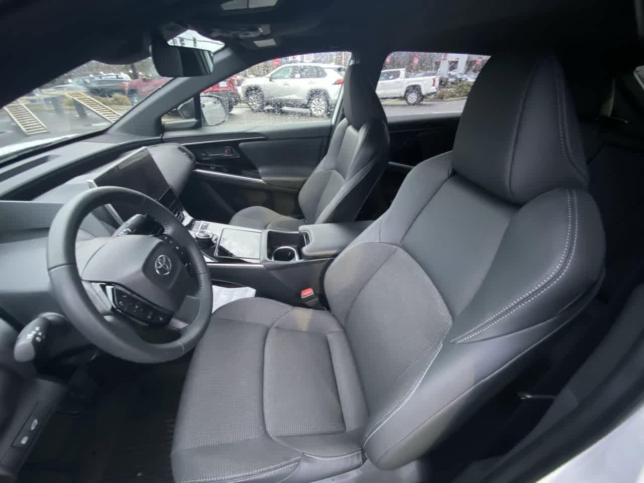 Thumbnail: 2025 Toyota bZ4X - 11