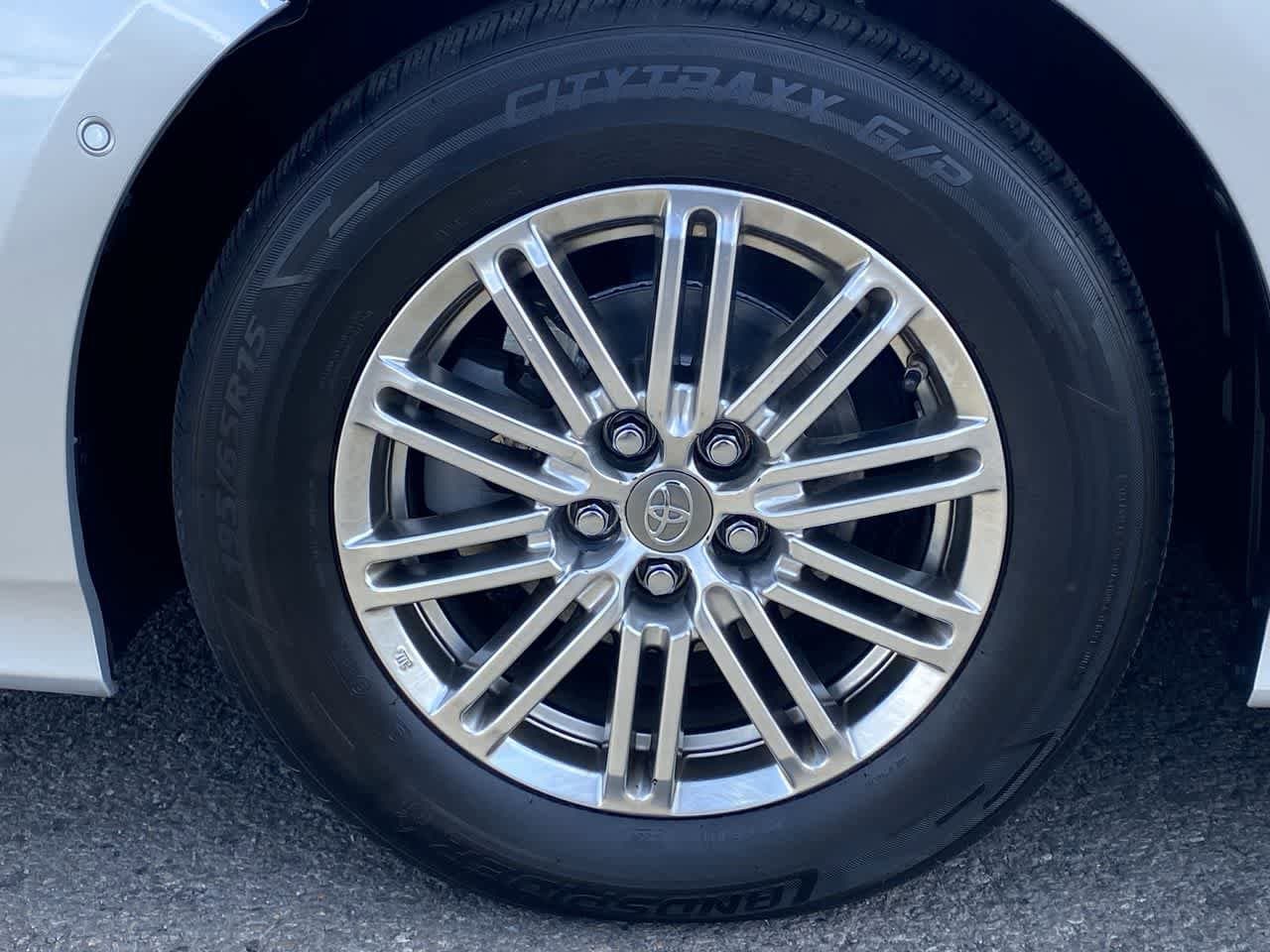 Thumbnail: 2019 Toyota Prius Prime - 10