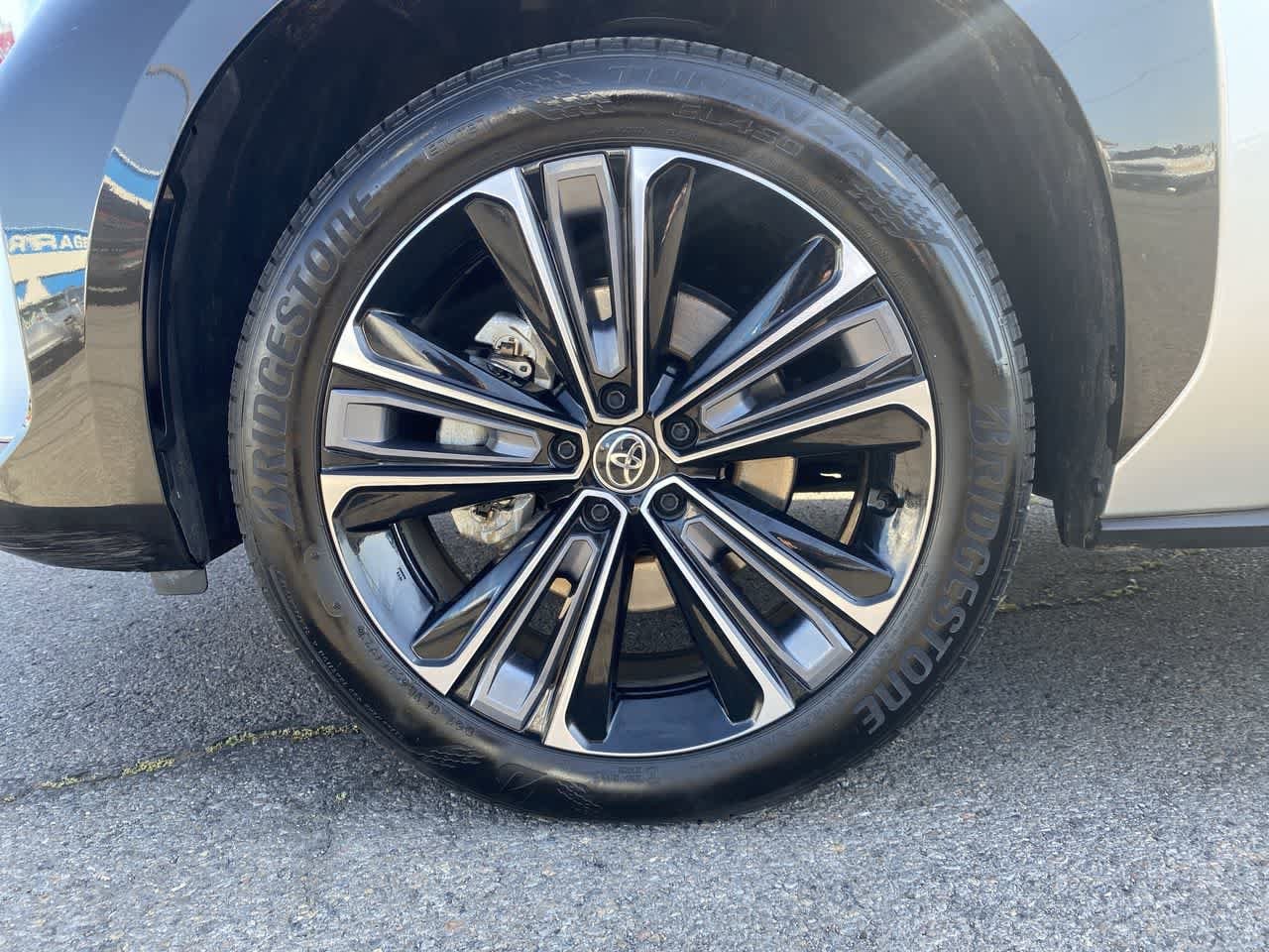 2023 Toyota bZ4X Limited 10