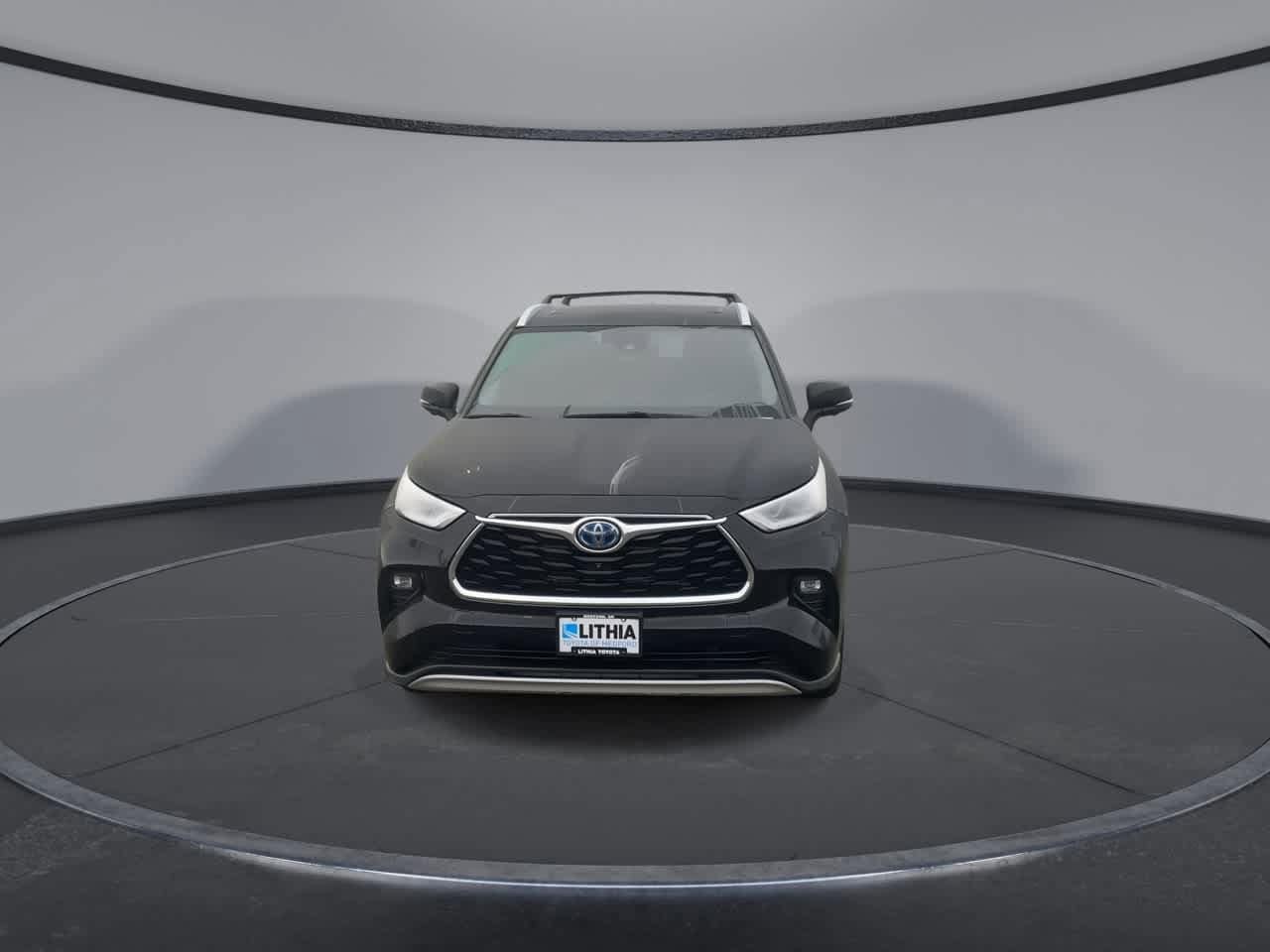 Thumbnail: 2023 Toyota Highlander - 3