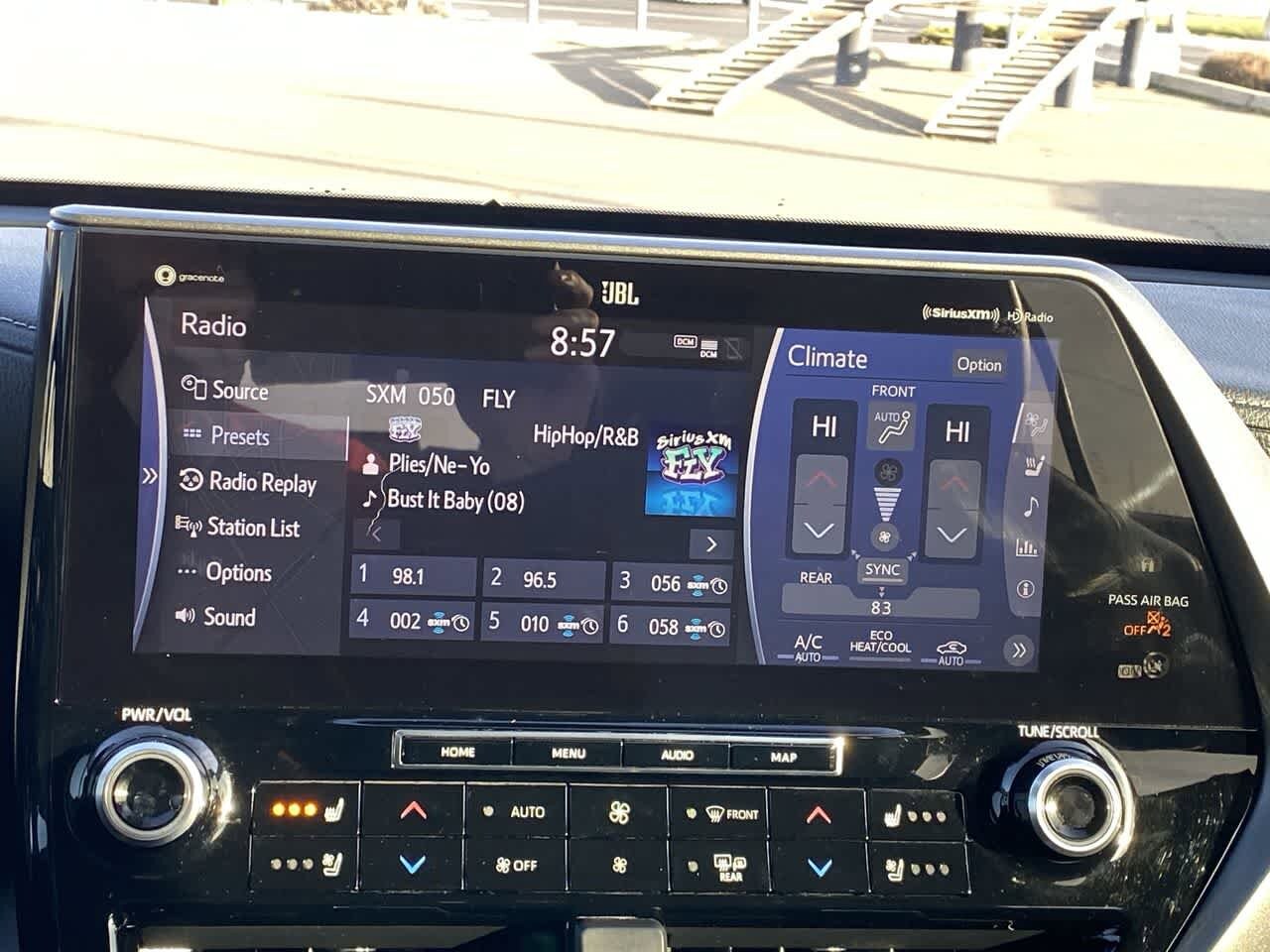 Thumbnail: 2020 Toyota Highlander - 16