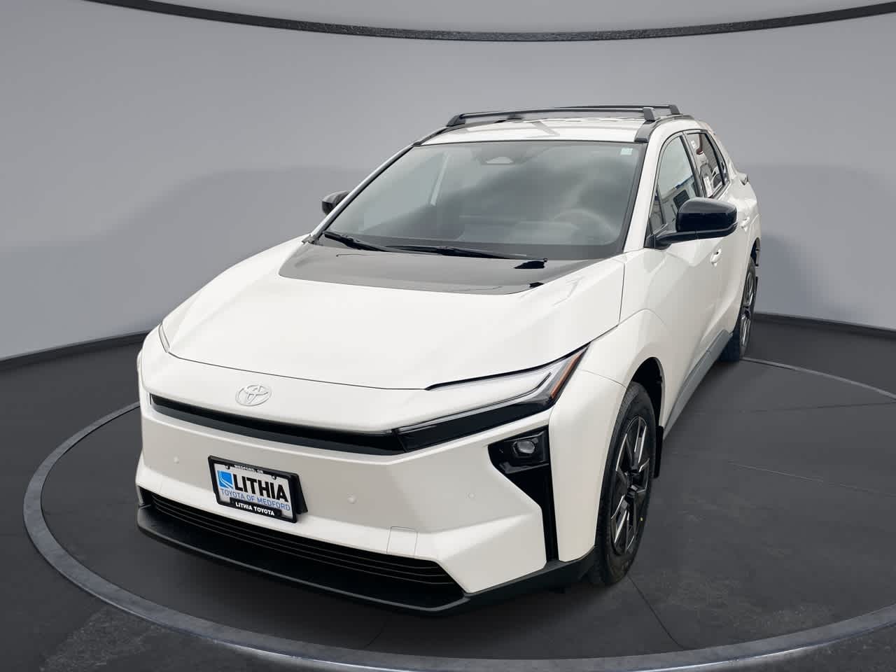 2026 Toyota bZ XLE's photo