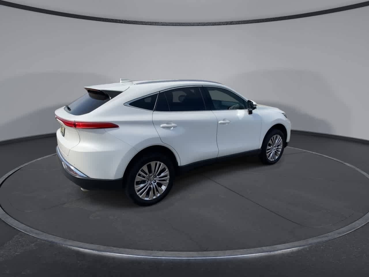 Thumbnail: 2021 Toyota Venza - 8