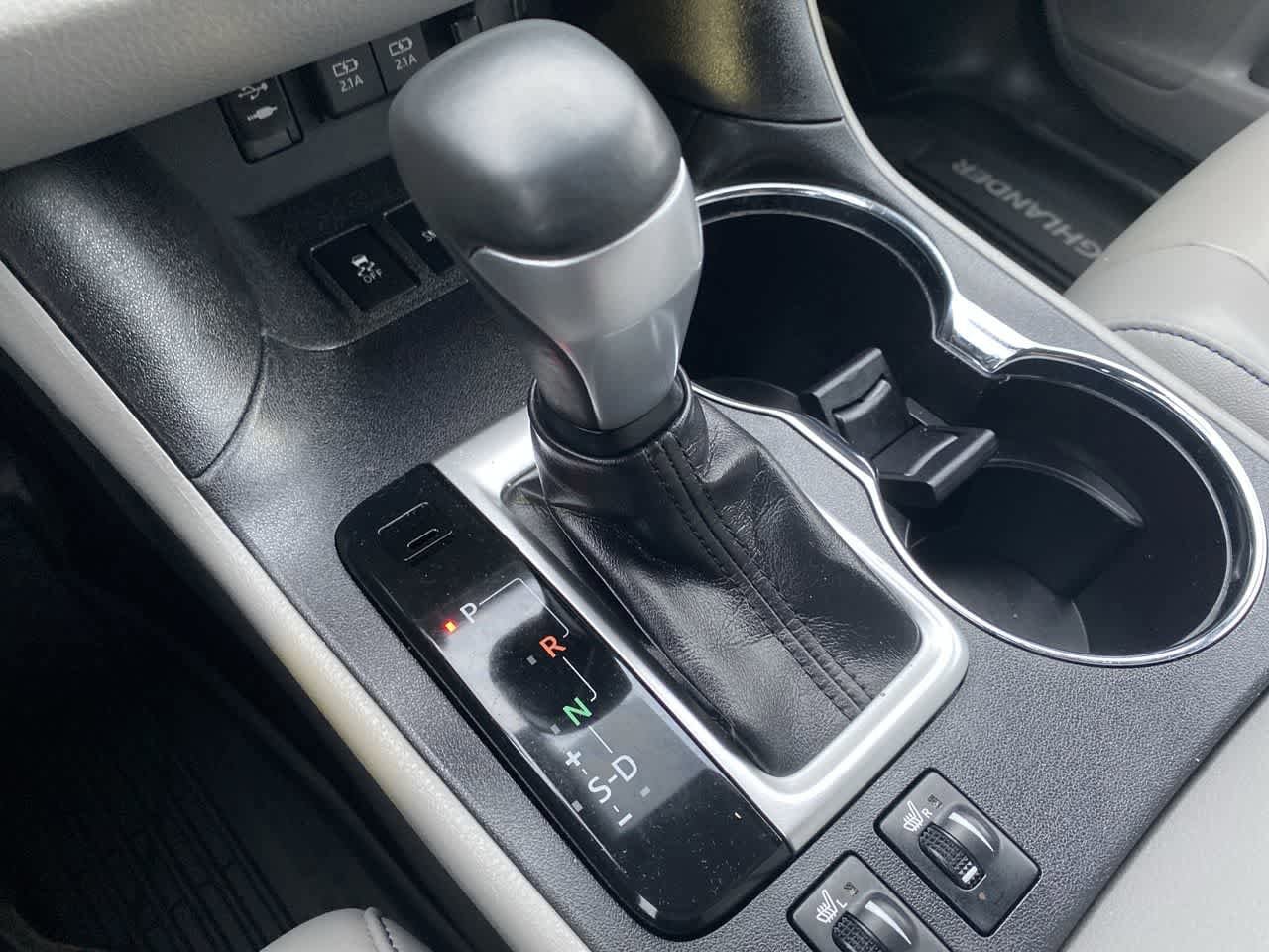 Thumbnail: 2019 Toyota Highlander - 20