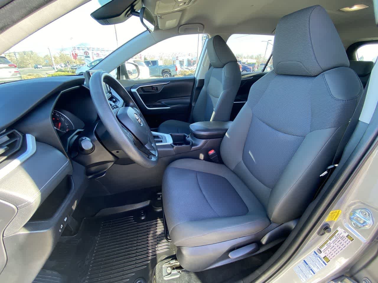 Thumbnail: 2022 Toyota RAV4 - 11