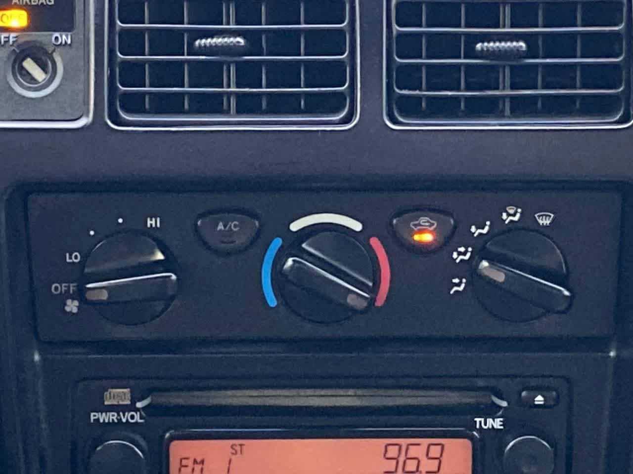 Thumbnail: 2004 Toyota Tacoma - 17