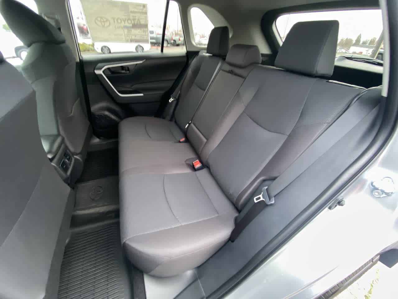 Thumbnail: 2025 Toyota RAV4 - 21