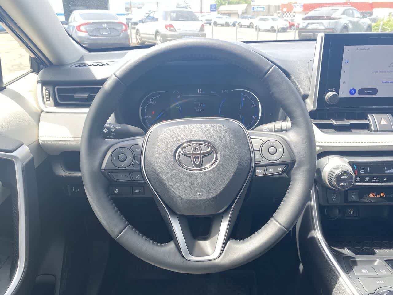 Thumbnail: 2025 Toyota RAV4 - 14