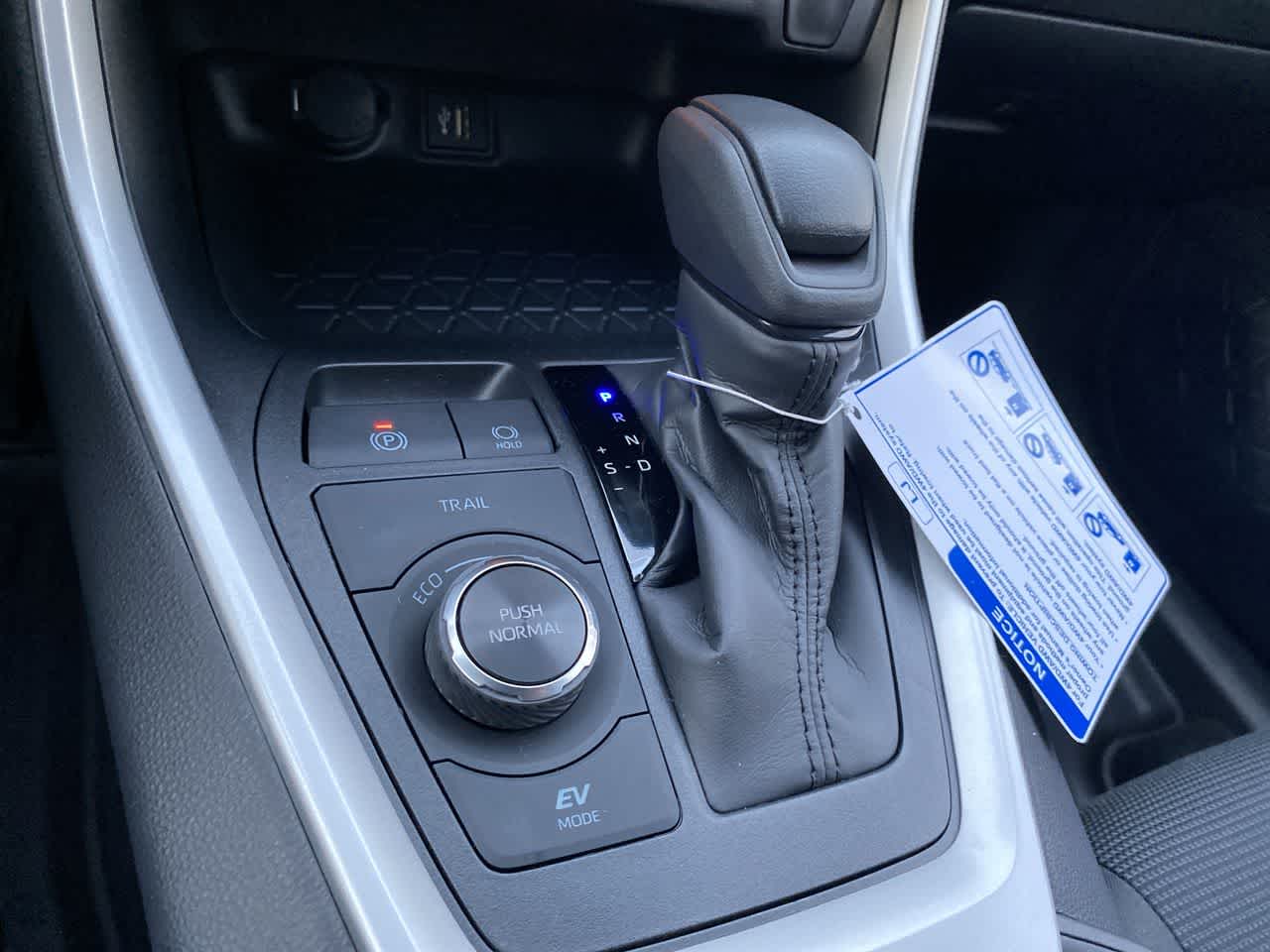 Thumbnail: 2025 Toyota RAV4 - 19