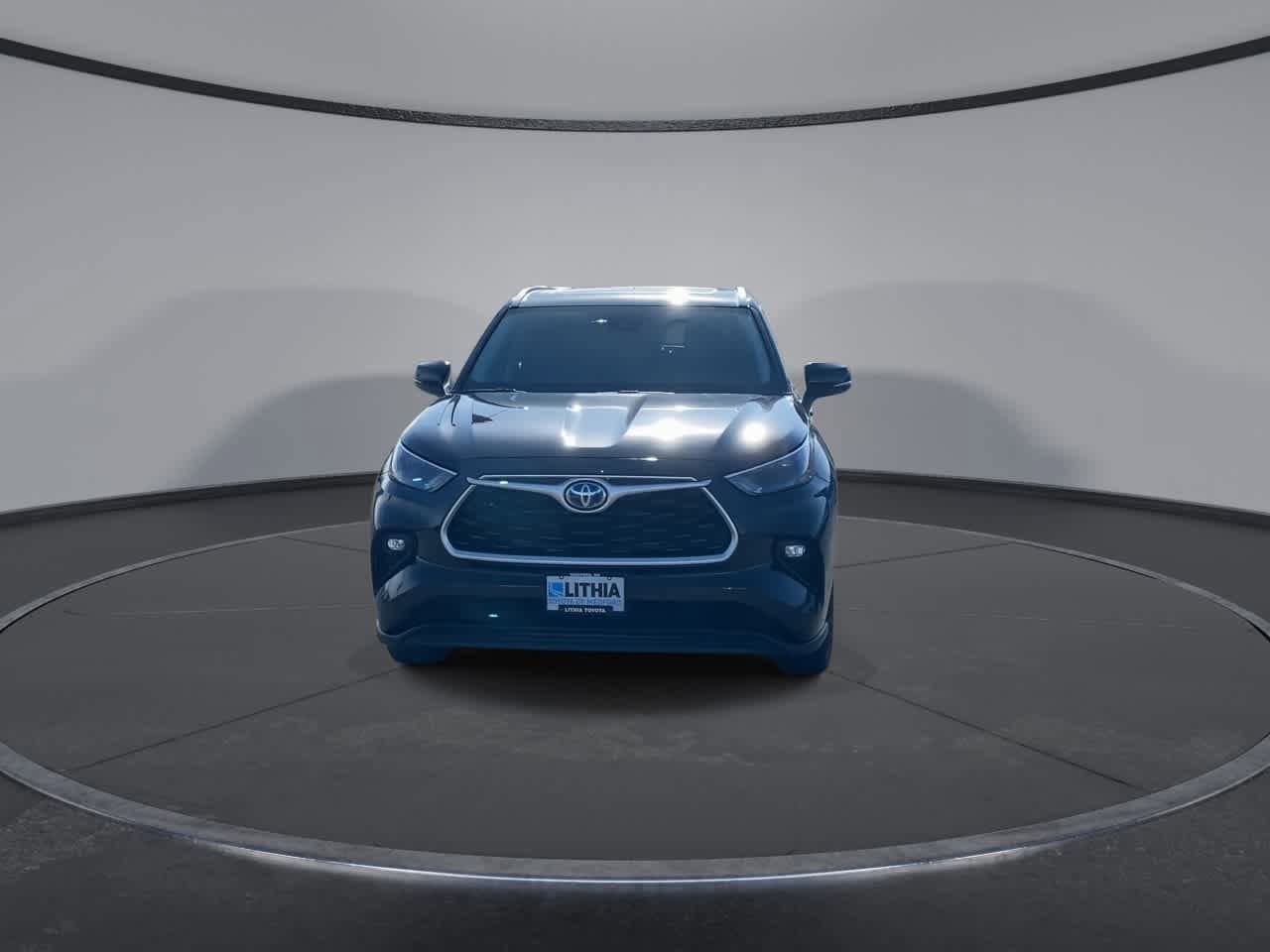 Thumbnail: 2023 Toyota Highlander - 3