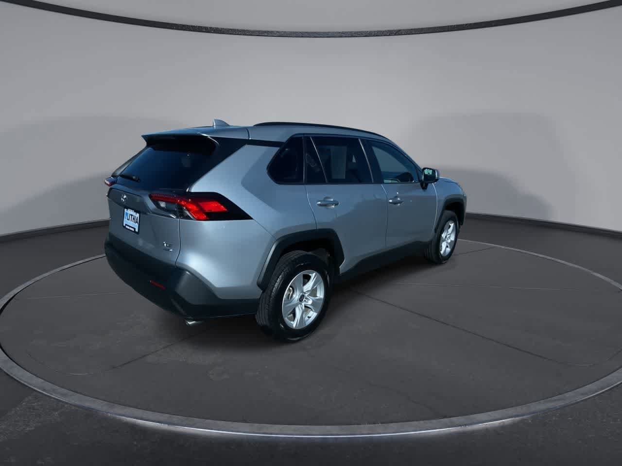2021 Toyota RAV4 XLE 8