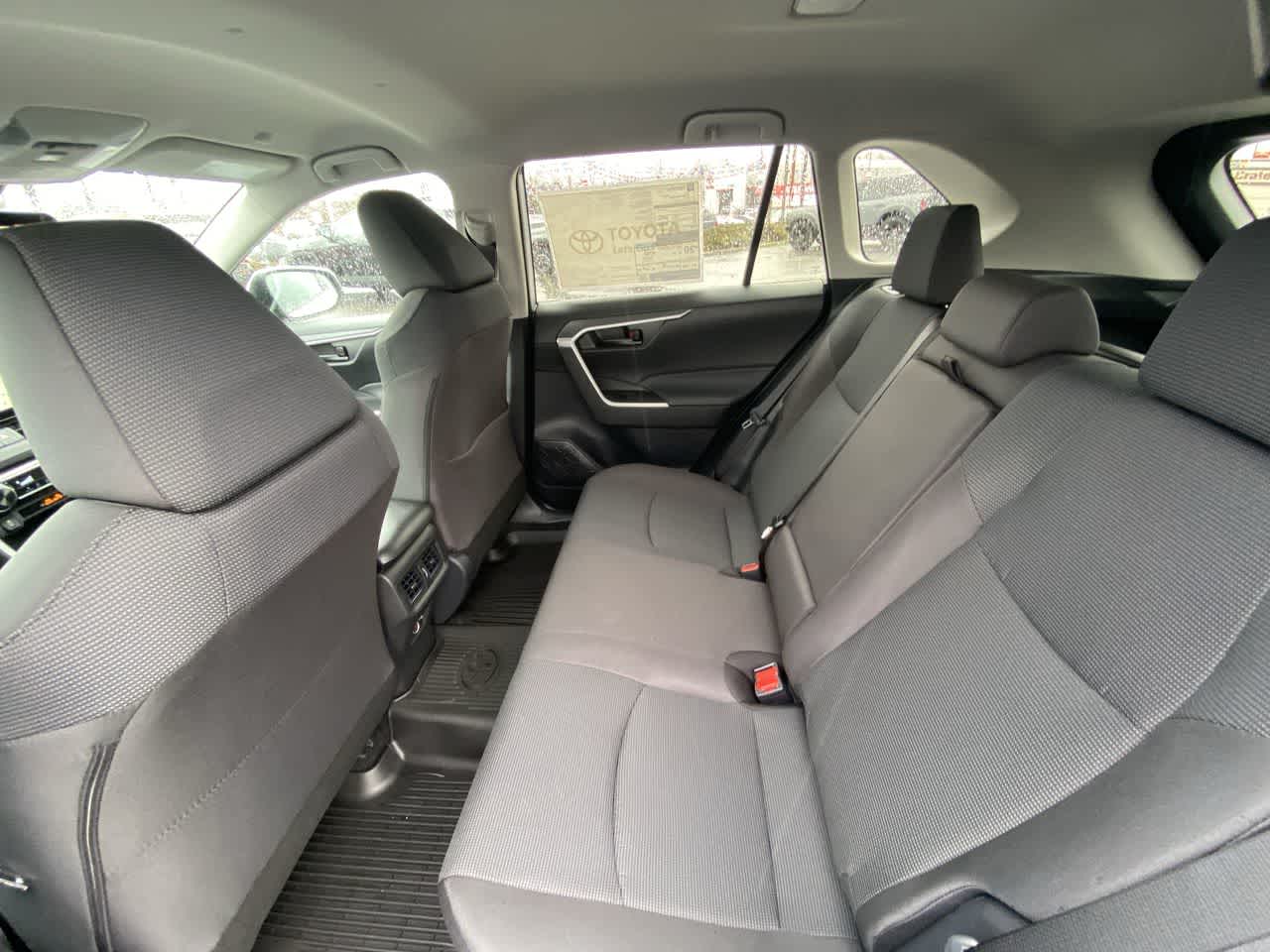 Thumbnail: 2025 Toyota RAV4 - 21