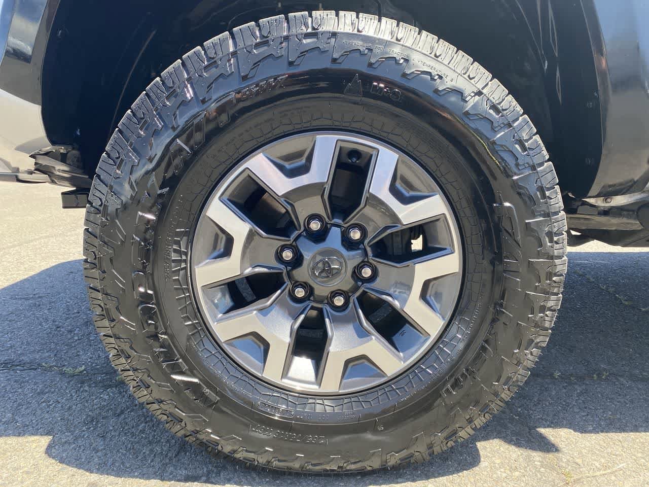 Thumbnail: 2021 Toyota Tacoma - 10