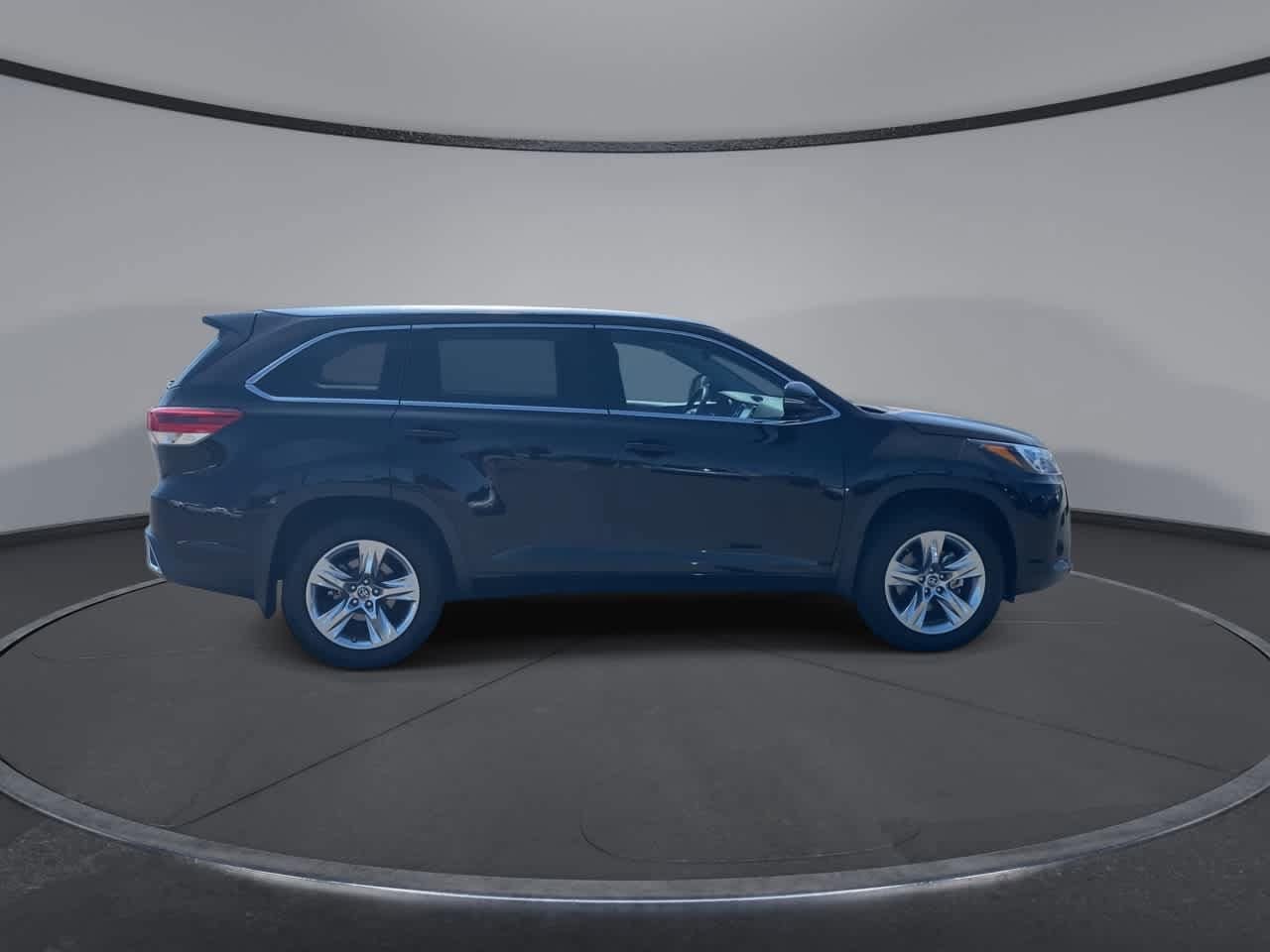 Thumbnail: 2019 Toyota Highlander - 2