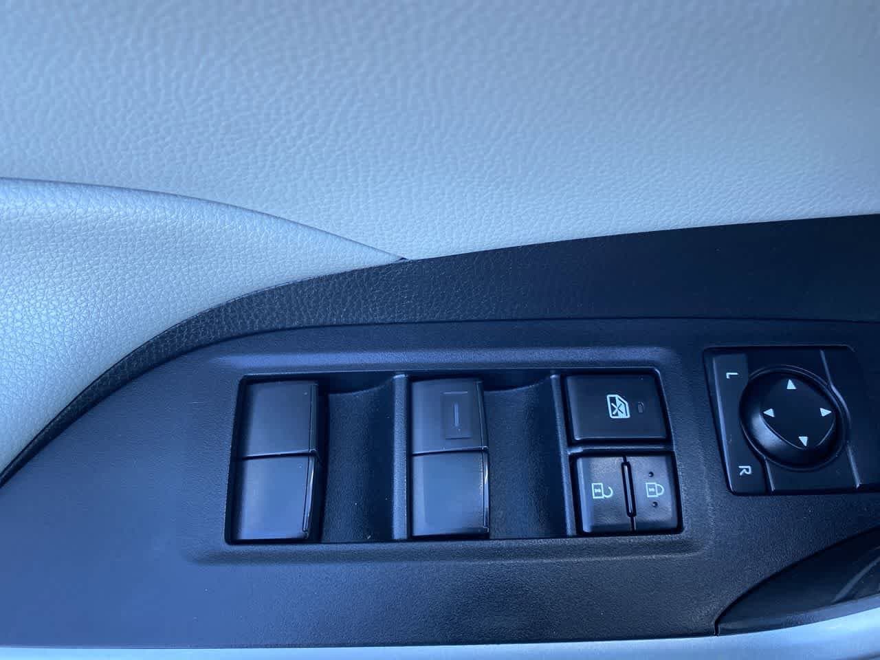 2021 Toyota RAV4 XLE 13