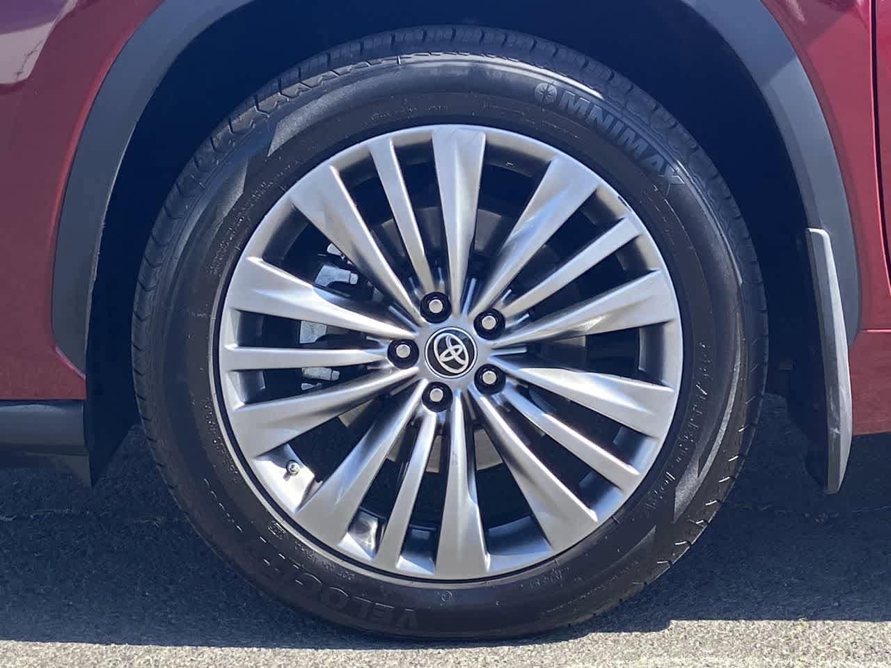 Thumbnail: 2021 Toyota Highlander - 10