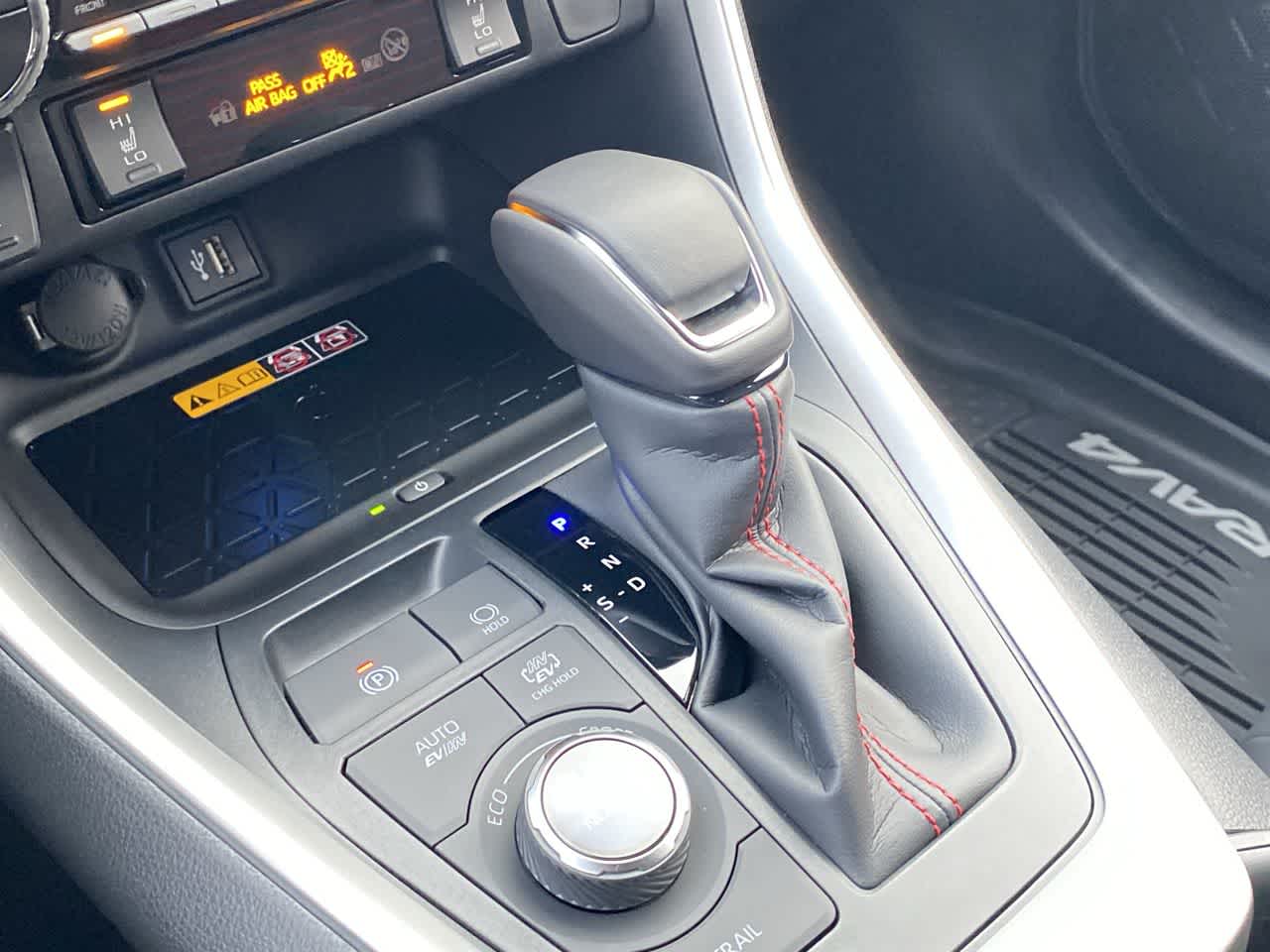 Thumbnail: 2025 Toyota RAV4 - 19