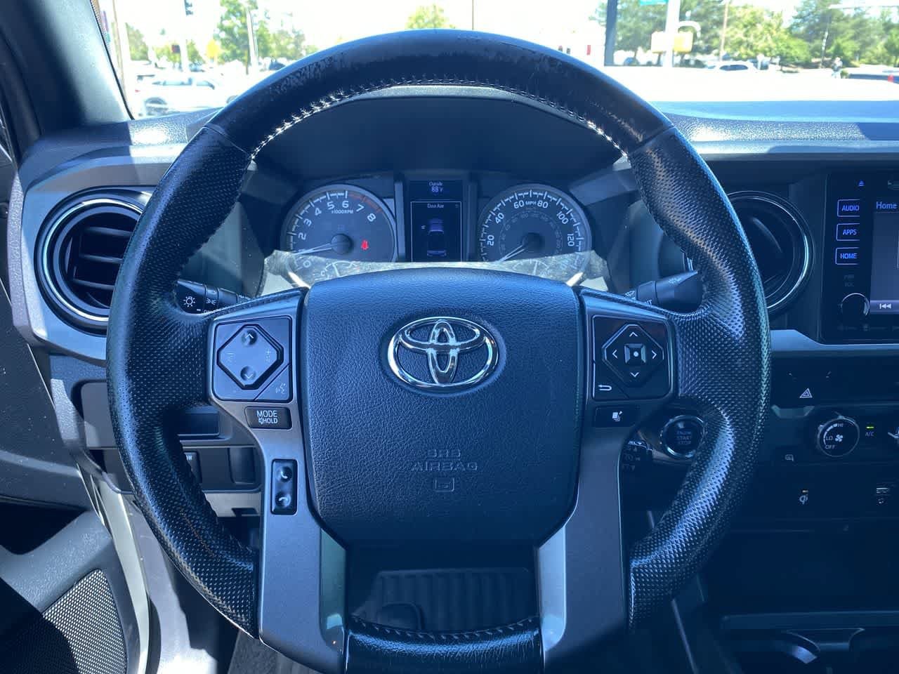 Thumbnail: 2016 Toyota Tacoma - 14