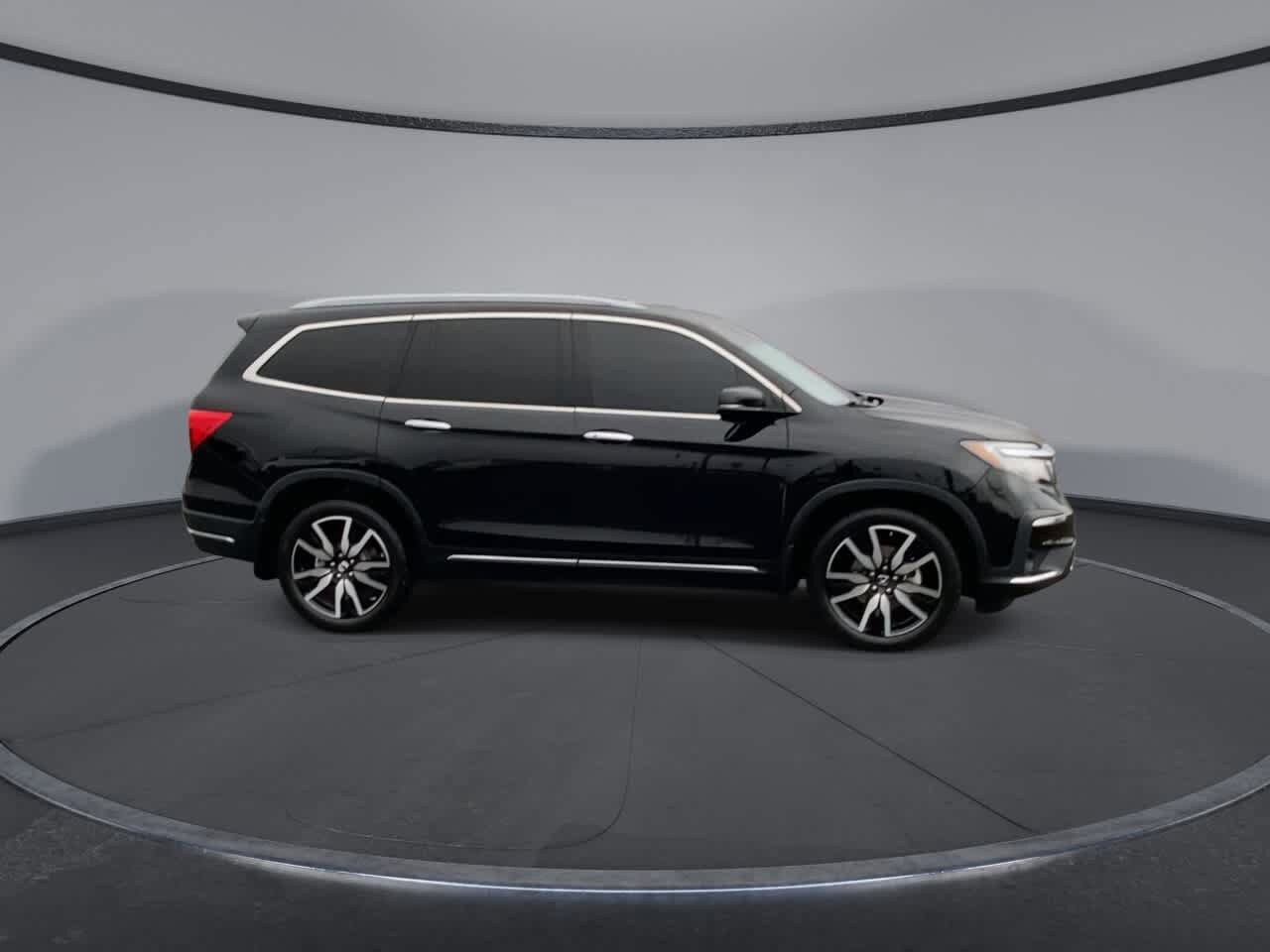 Thumbnail: 2019 Honda Pilot - 9
