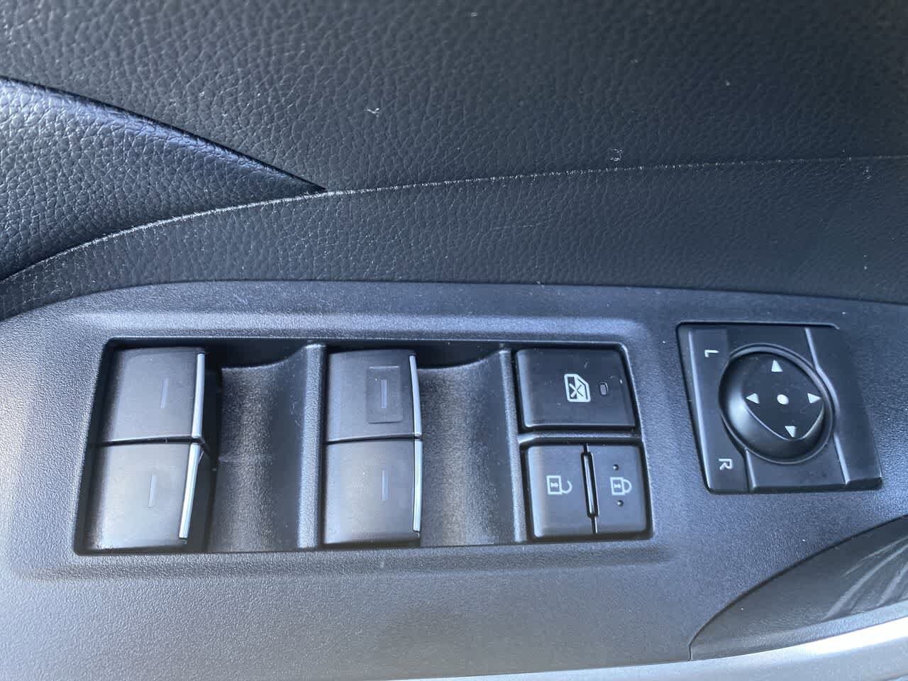2023 Toyota RAV4 XLE - Photo 13
