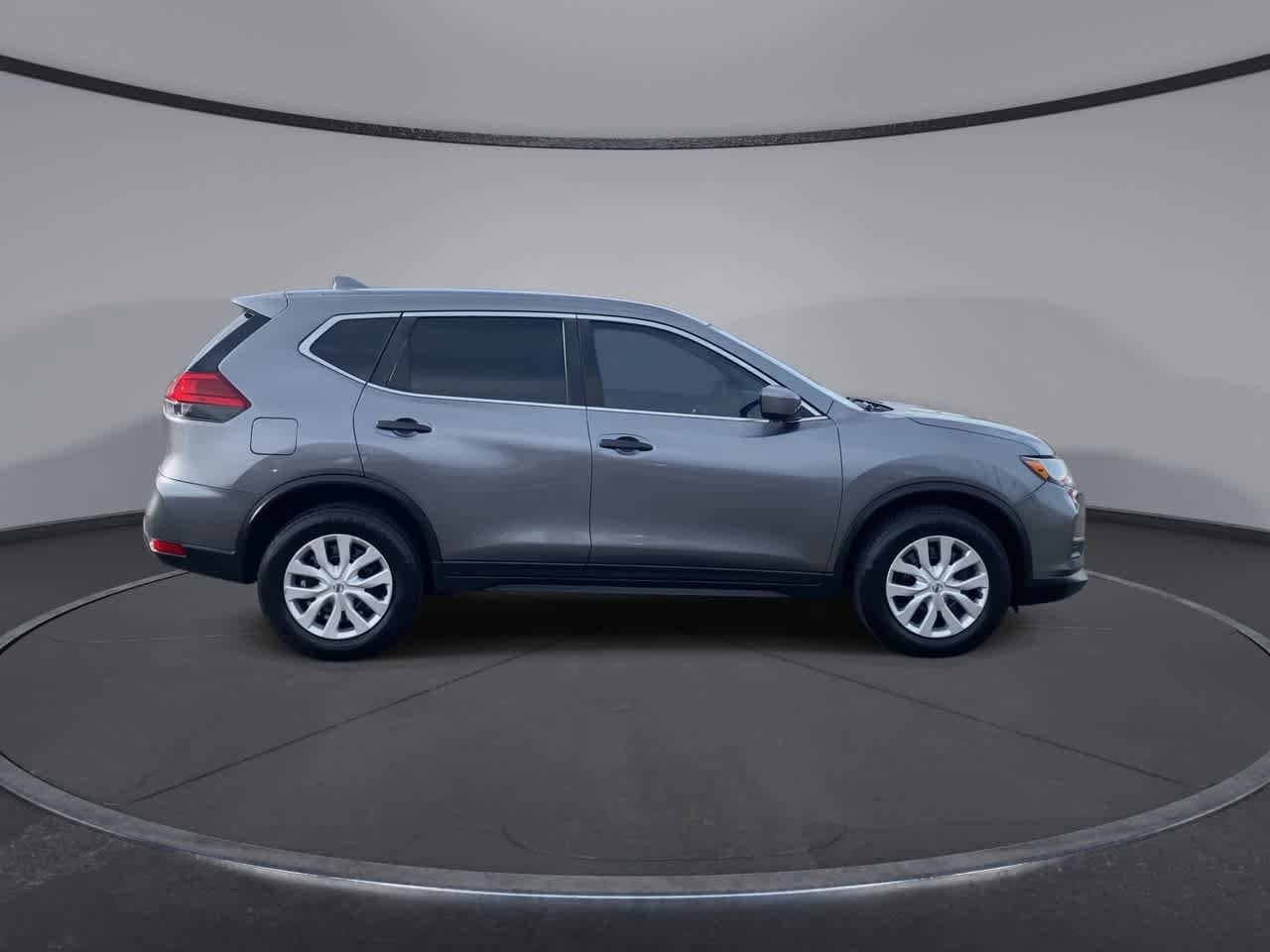 Thumbnail: 2017 Nissan Rogue - 9