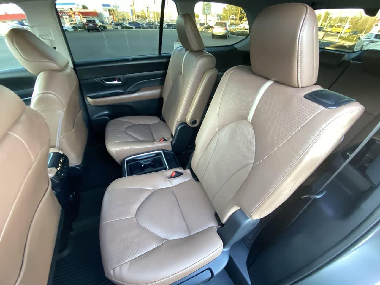 Thumbnail: 2025 Toyota Grand Highlander - 22