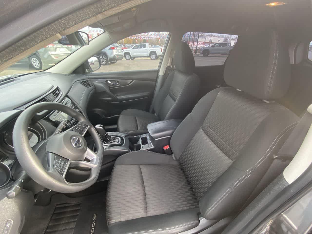 Thumbnail: 2017 Nissan Rogue - 11