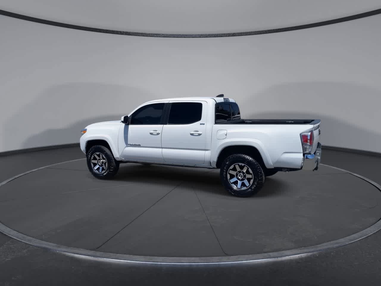 Thumbnail: 2022 Toyota Tacoma - 7